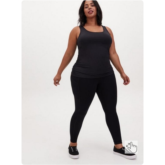 torrid | Performance Ruched Side Scoop Neck Sleeveless Active Tank - Picture 2 of 10